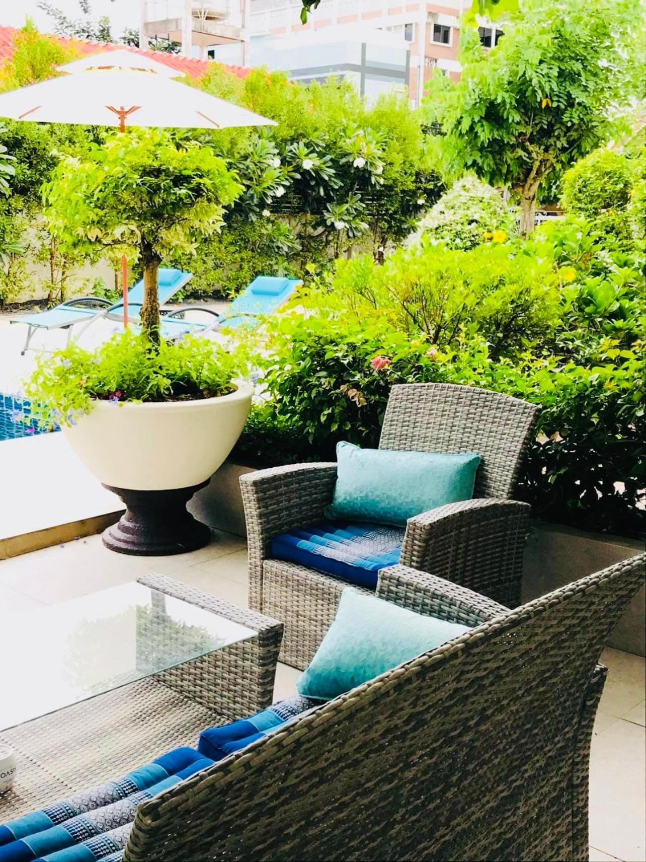 With Private Kitchen And Bathroom 民宿 *