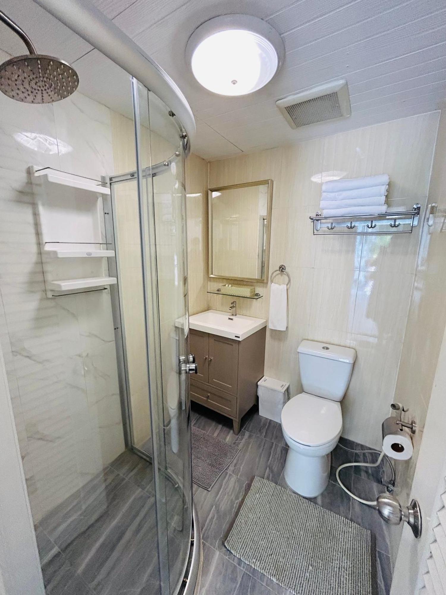 With Private Kitchen And Bathroom * 布吉